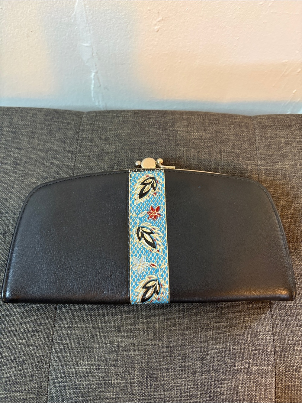 Vintage Crest Craft Floral Frame Clutch in Black & Blue